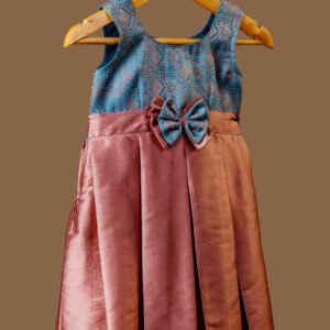 Elegant Pink Brocade Girl's Dress with Gold Weave, Rhinestone Waistband, and Oversized Bow (Copy)