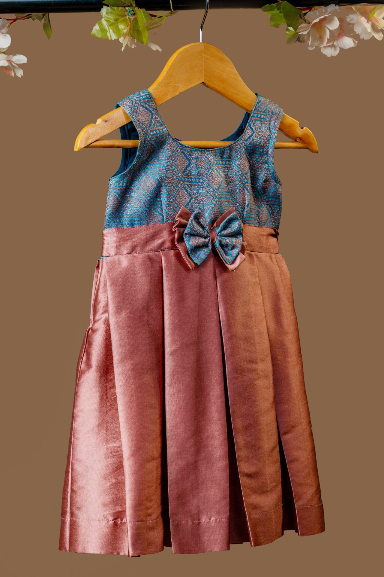 Elegant Pink Brocade Girl's Dress with Gold Weave, Rhinestone Waistband, and Oversized Bow (Copy)